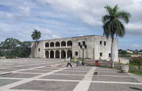 Dozent_Santo_Domingo_Alcazar_de_Colon Der Alcázar de Colón am Plaza España
