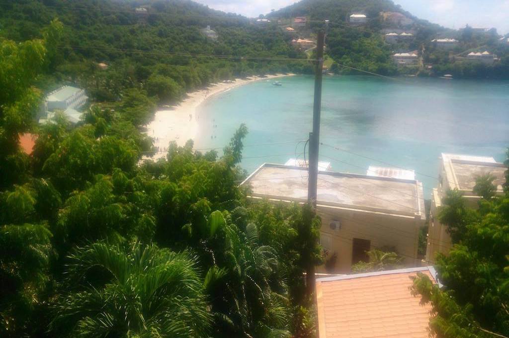 Ausblick von oben Grenada-Strandaufenthalt
