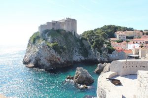 Burg Dubrovnik Stadtführung von den Stadtmauern und dem Berg Srd