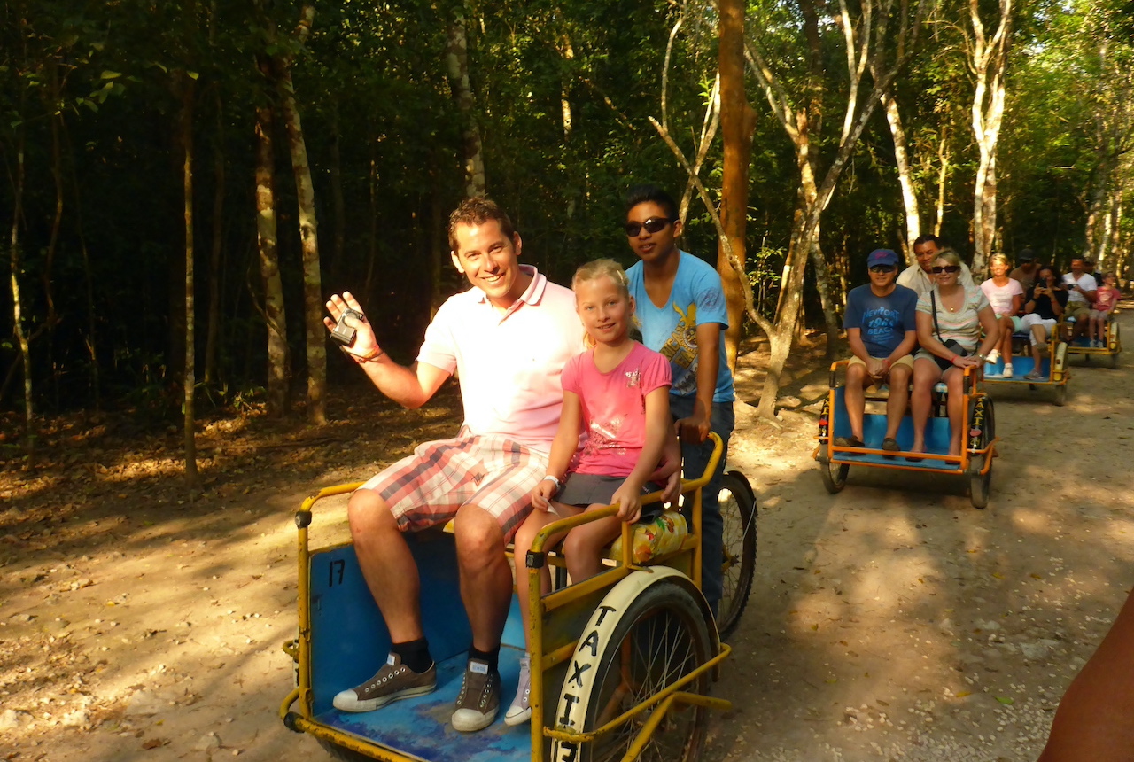 Coba-Cenote-Mayafamilie