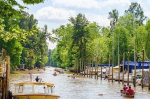 Waterways and stilt houses in the Tigre delta
