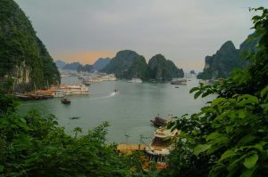 Halong Bucht Schiffsfahrt