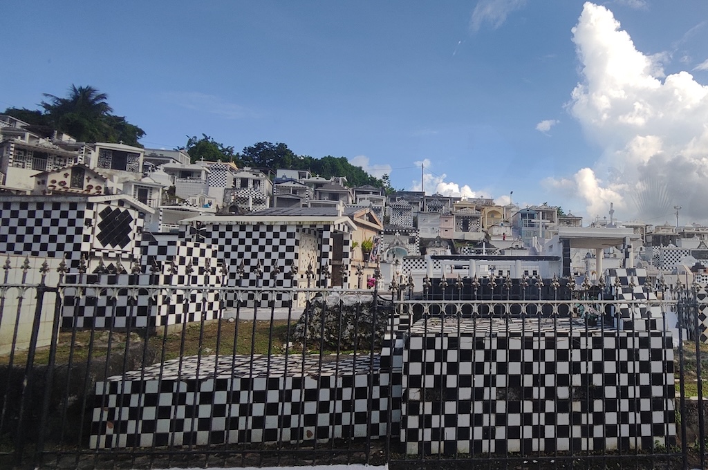 Schwarz-weiß Friedhof Nord Grand-Terre