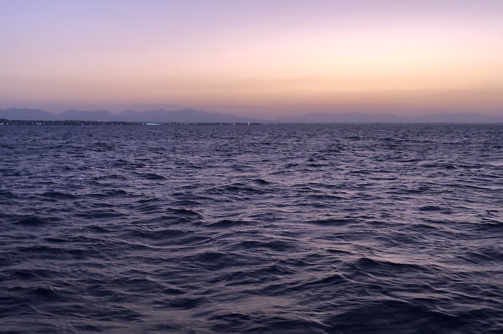 Katamaranausflug in den Sonnenuntergang