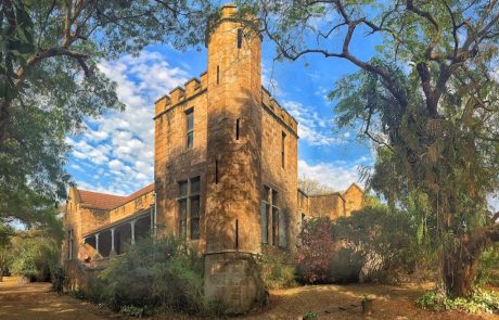 Stadt Durban Historisches Steingebäude im Grünen in Durban