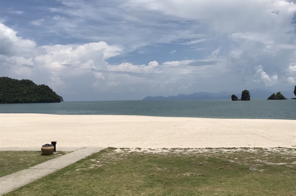 Küste beim der Tanjung Rhu Beach Langkawi 1