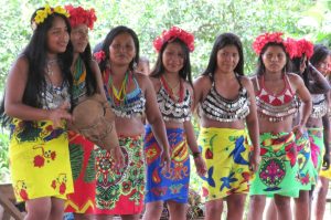 Schleuse & Embera Indianer