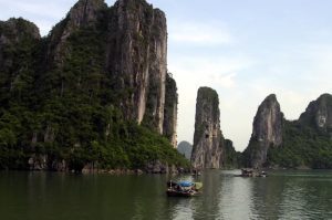 Halong Bucht Schiffsfahrt