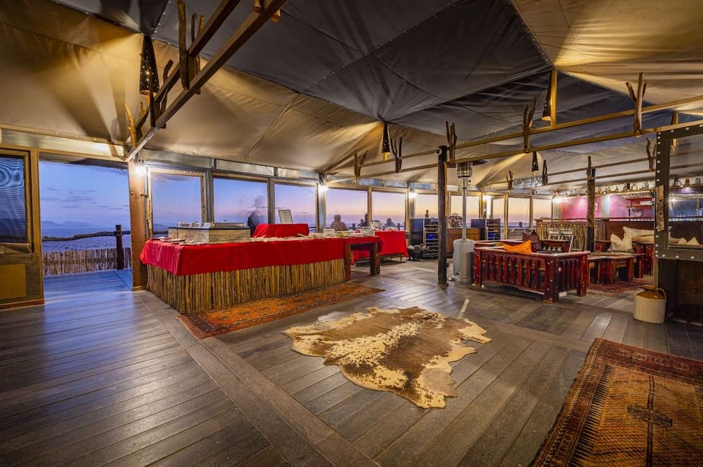 Restaurant-Lounge-and-Bar Sossusvlei, Deadvlei & die Dünen der Namib