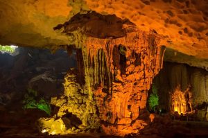 Halong Bucht Schiffsfahrt