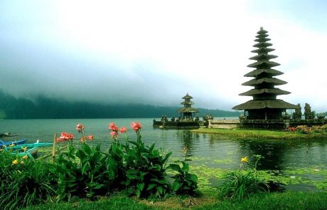 Der Wassertempel Ulun Danu Bratan am Bratan-See