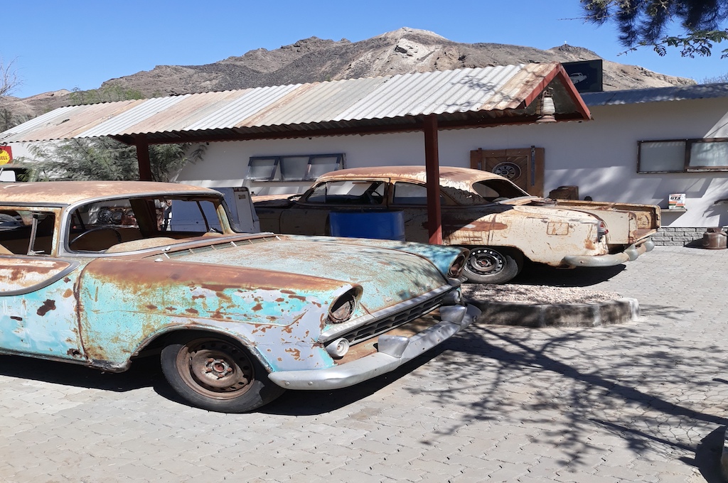 alte autos Welwitschia und Mondlandschaft