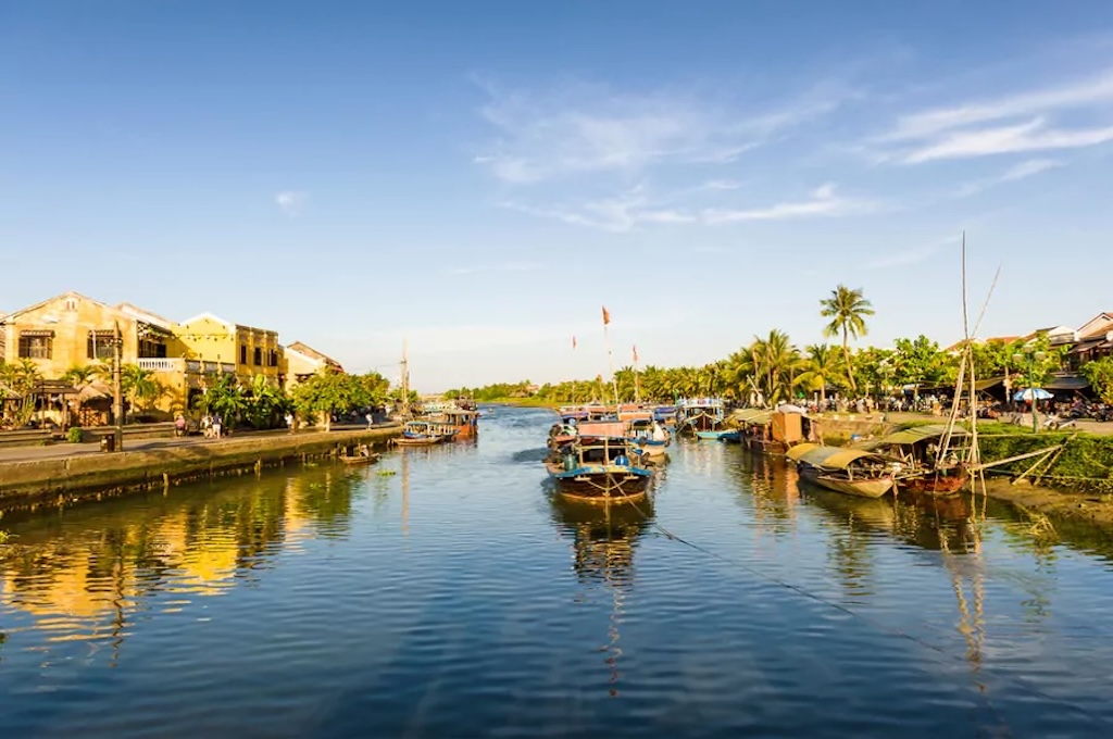 blick vom Fluss Hoi An bei Nacht & Laternenzauber