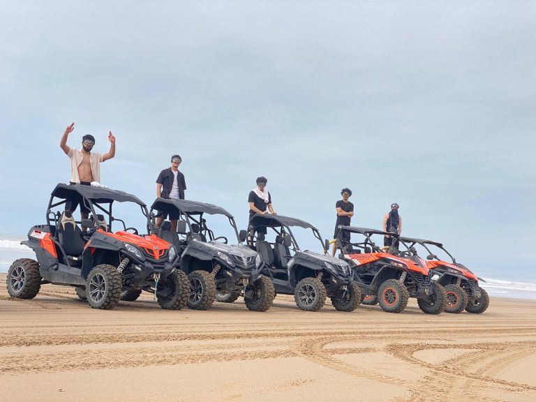 Buggys auf den Sanddünen bei Agadir in Marokko