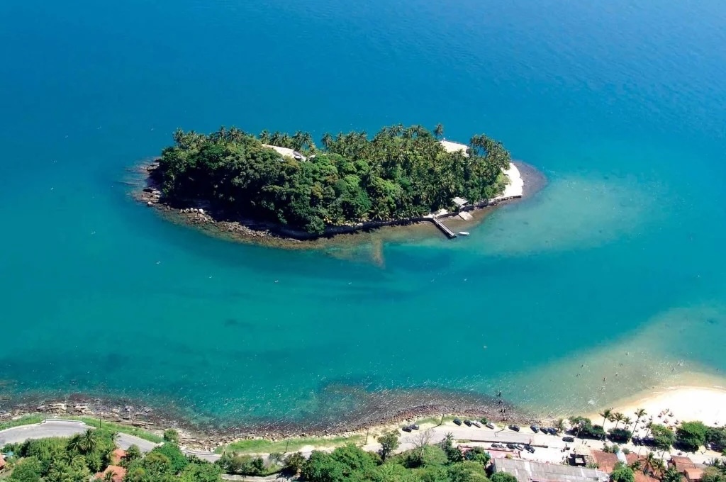 ilhabela Kleine bewaldete Insel vor der Küste von Ilhabela