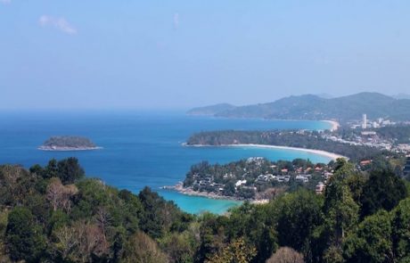 kata_viewpoint Blick vom Karon-Aussichtspunkt auf die Buchten von Phuket
