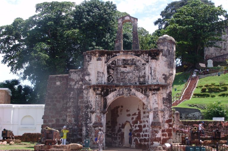 Das portugiesische Festungstor Porta de Santiago der A Famosa in Malakka