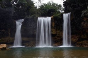 Salto Alto waterfall near Bayaguana