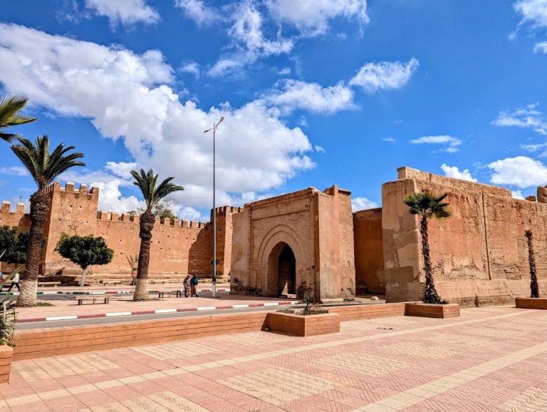 Die Lehmmauern der Altstadt von Taroudant in Marokko