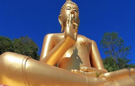 wat-khao-rang-buddha-statue-phuket-town Goldene Buddha-Statue am Khao Rang in Phuket Town